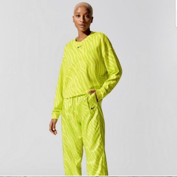Nike Tops - Nike Icon Clash Animal Print  Crewneck Longsleeve Yellow Lime Green Sweatshirt